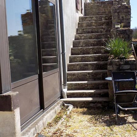 Vue Du Jardin Apartamento Les Adjots Exterior foto