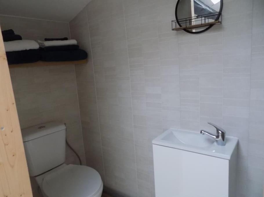 Vue Du Jardin Apartamento Les Adjots Exterior foto